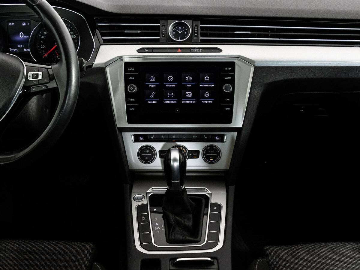 Volkswagen Passat, 2018 Фото №14