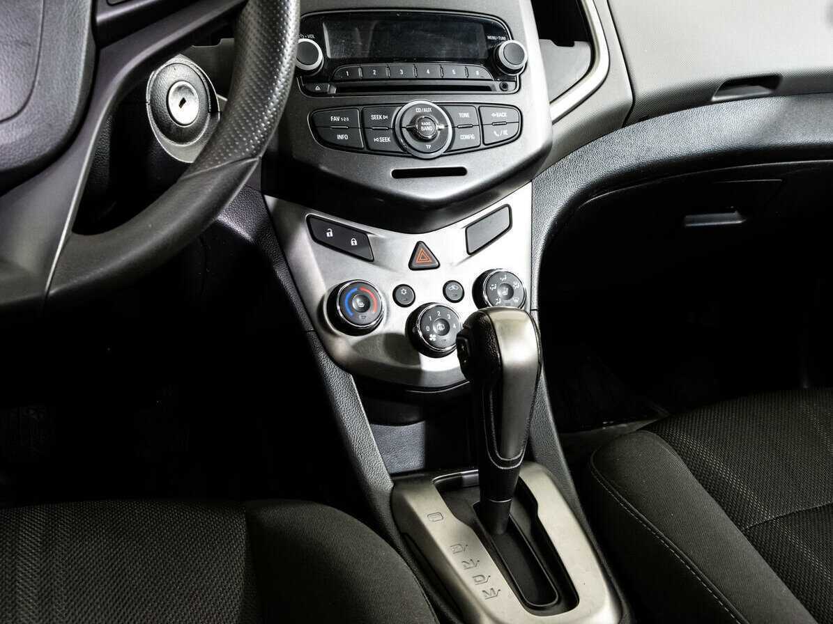 Chevrolet Aveo, 2015 Фото №12