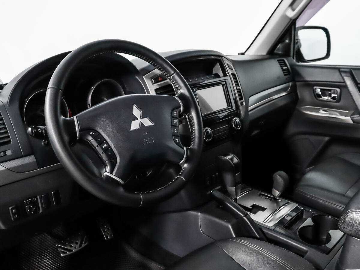 Mitsubishi Pajero, 2015 Фото №9