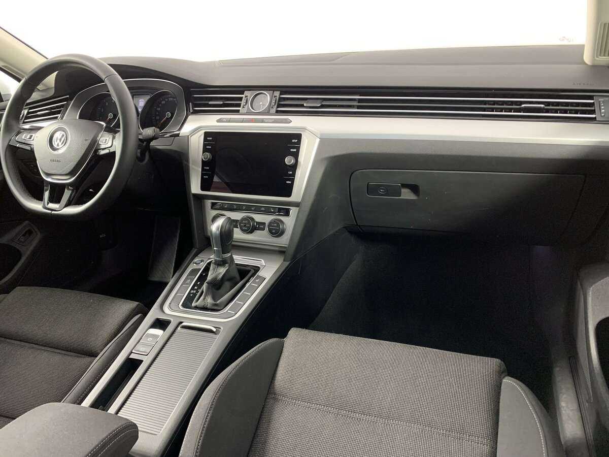 Volkswagen Passat, 2019 Фото №9