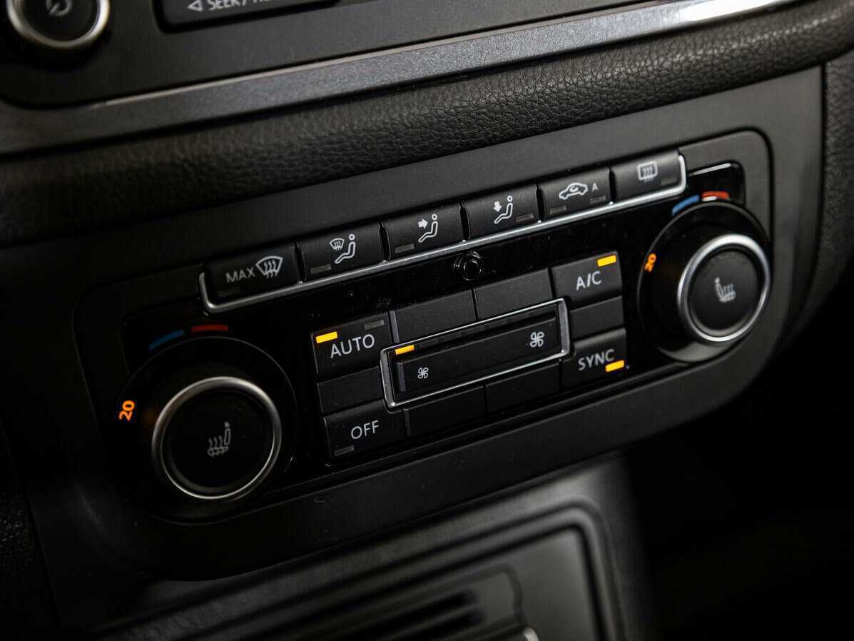 Volkswagen Tiguan, 2012 Фото №14