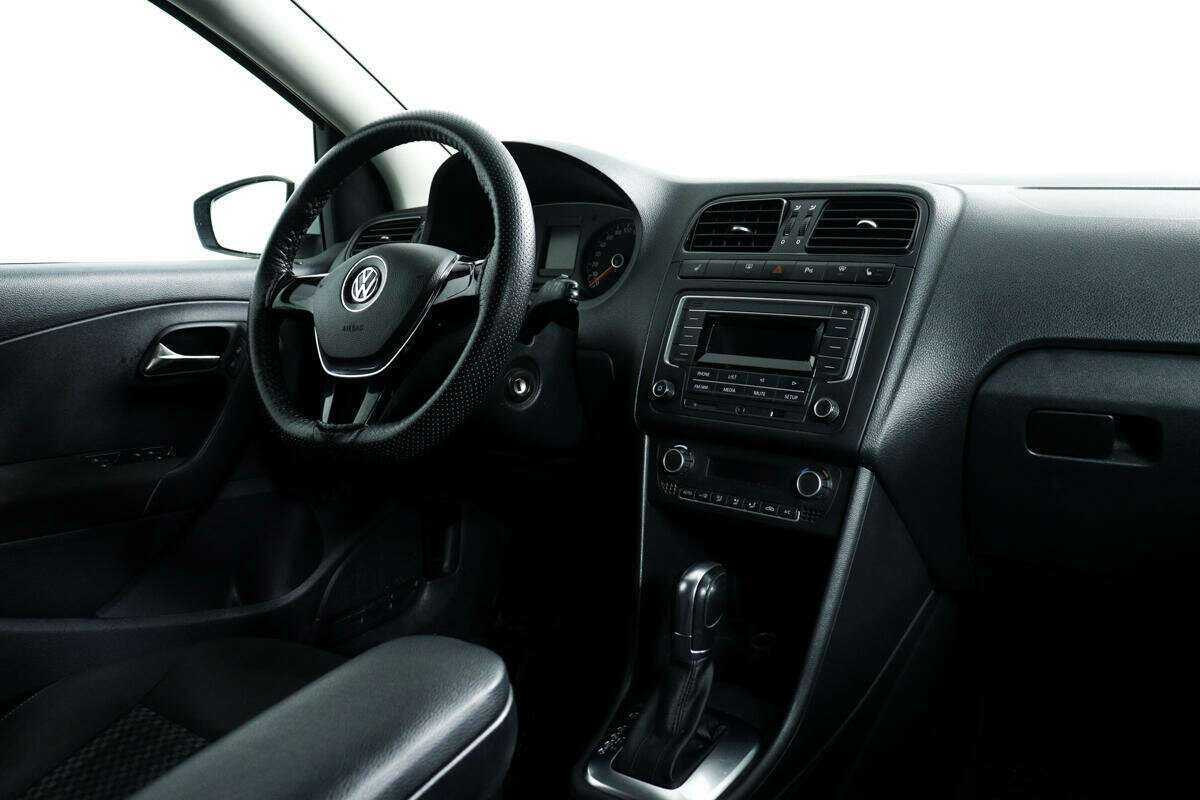 Volkswagen Polo, 2016 Фото №9