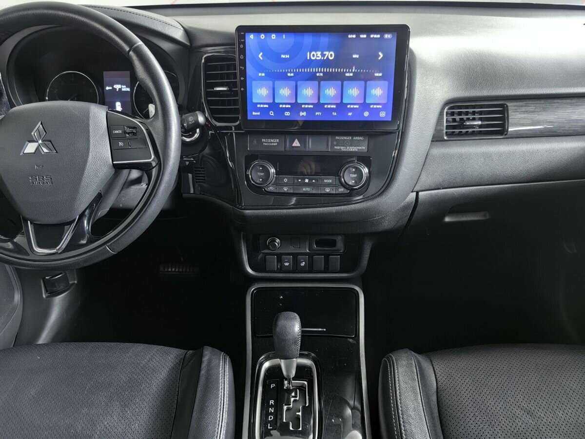 Mitsubishi Outlander, 2017 Фото №11