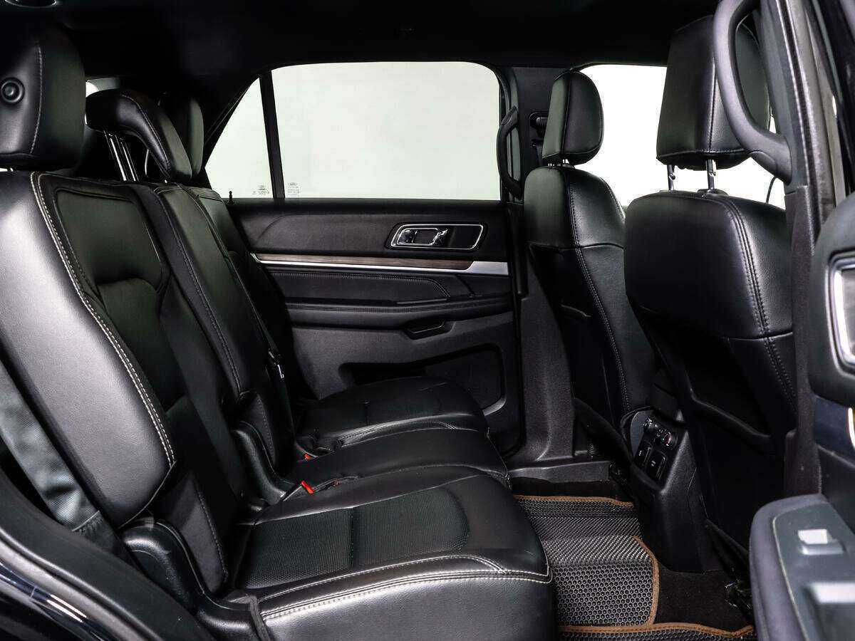 Ford Explorer, 2018 Фото №15