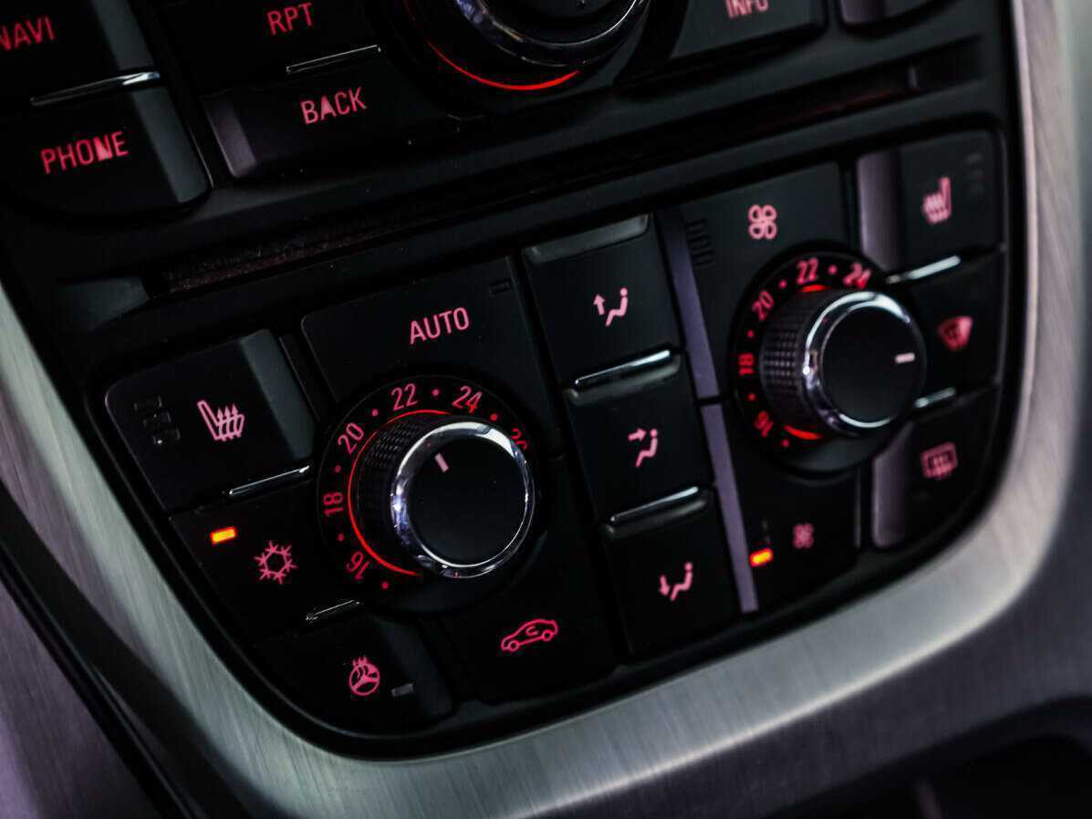 Opel Astra GTC, 2012 Фото №14