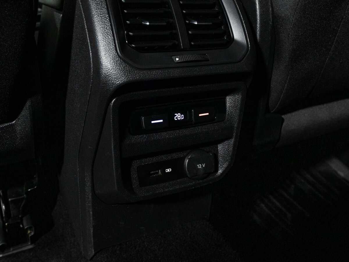 Volkswagen Tiguan, 2020 Фото №20