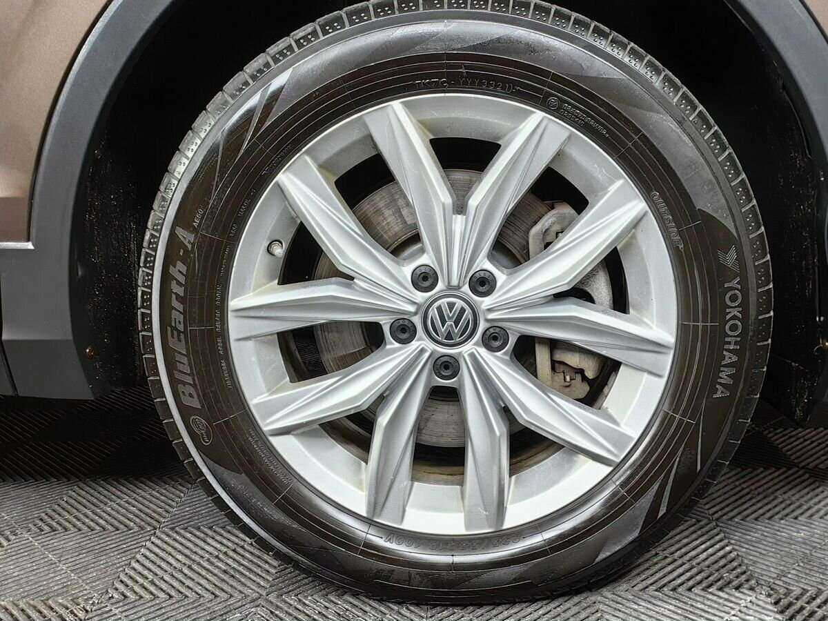 Volkswagen Tiguan, 2017 Фото №16