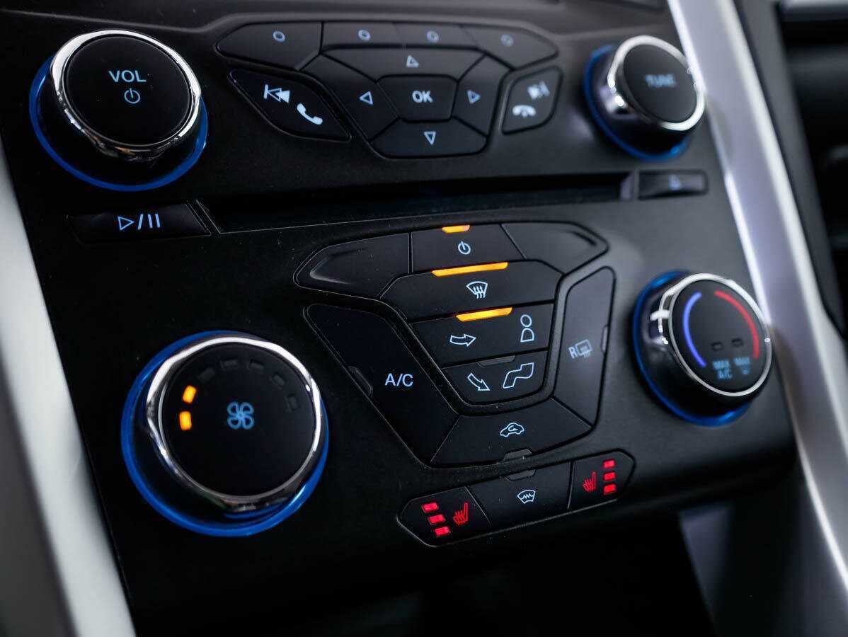 Ford Mondeo, 2017 Фото №15