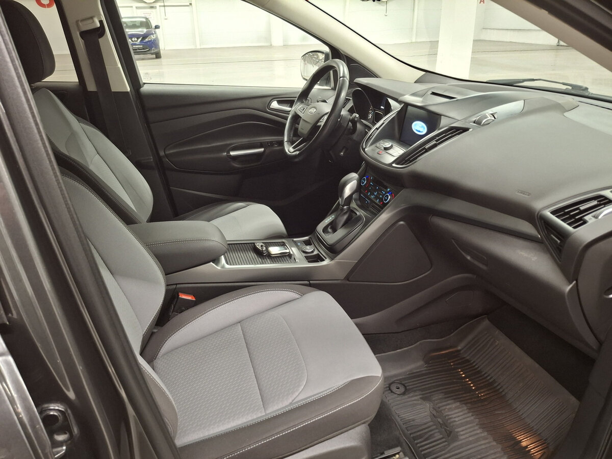 Ford Kuga II Рестайлинг, 2016 Фото №11