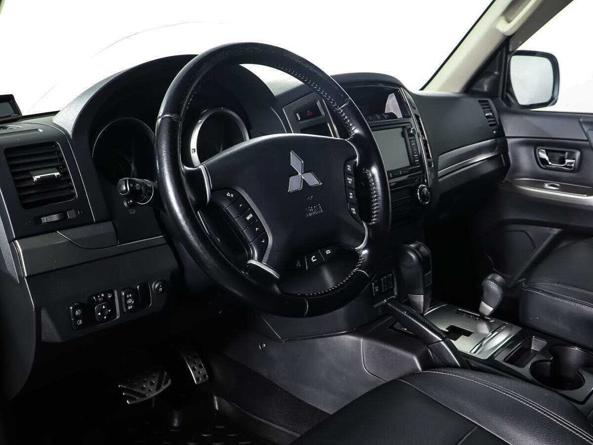 Mitsubishi Pajero, 2014 Фото №11