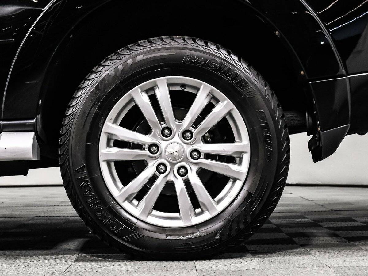 Mitsubishi Pajero, 2015 Фото №15