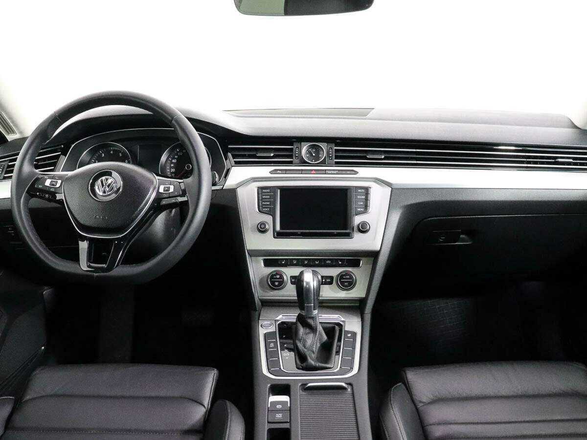 Volkswagen Passat, 2017 Фото №11