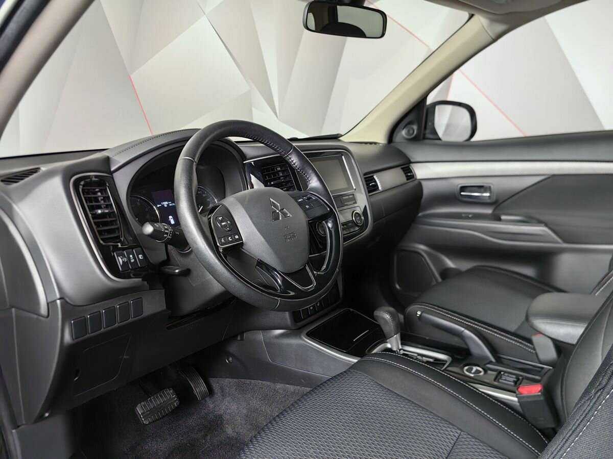 Mitsubishi Outlander, 2018 Фото №14