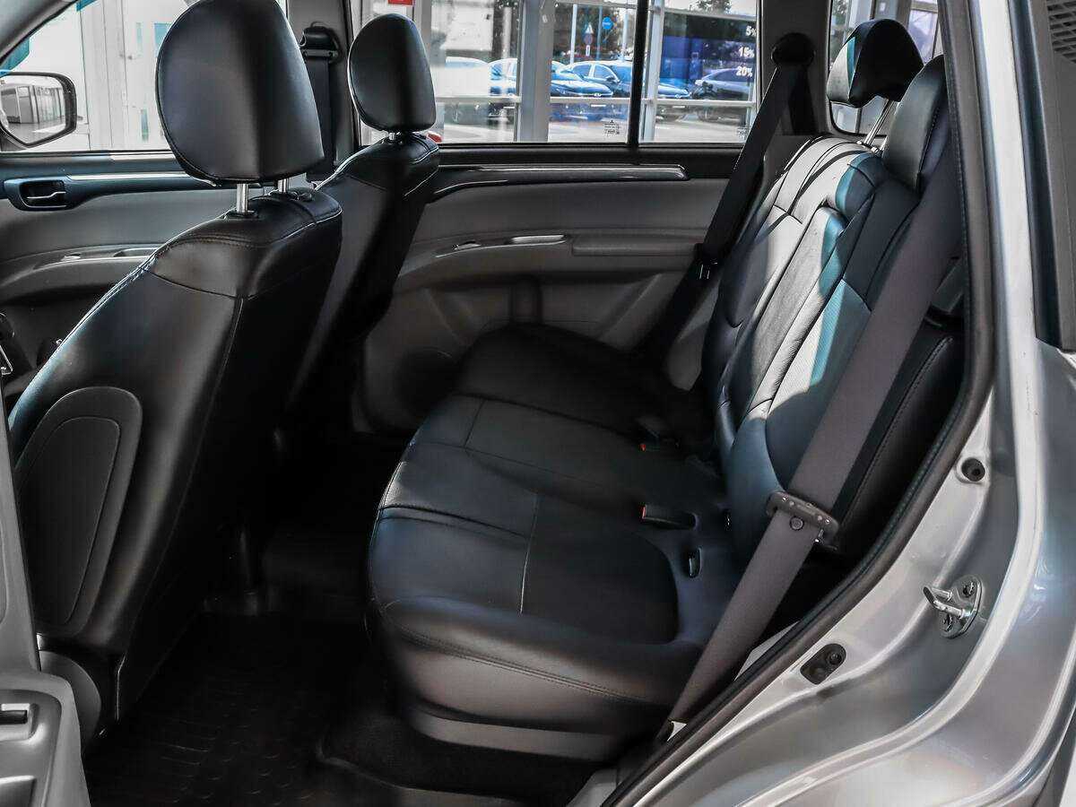 Mitsubishi Pajero Sport, 2015 Фото №11