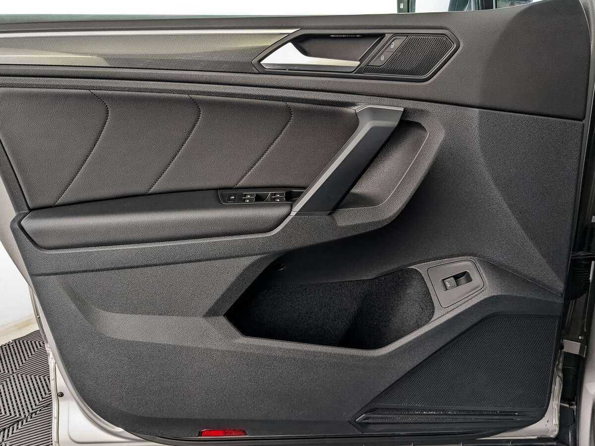 Volkswagen Tiguan, 2020 Фото №15