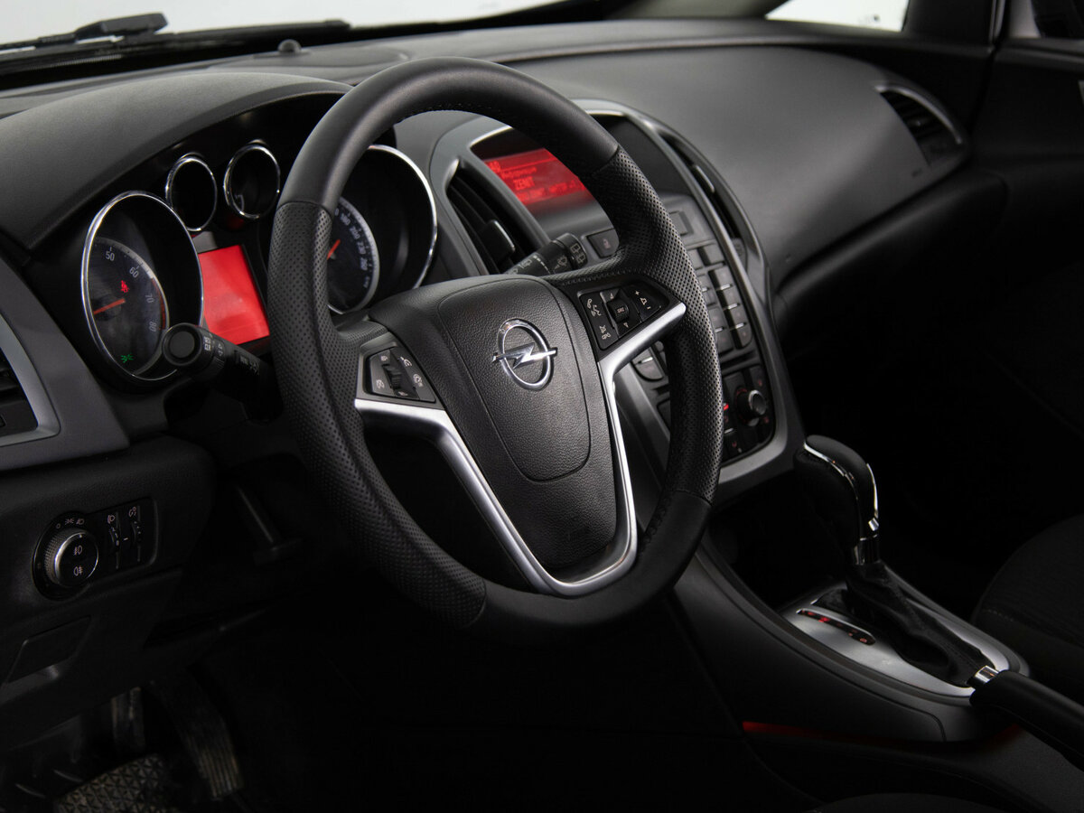 Opel Astra GTC J Рестайлинг, 2012 Фото №14