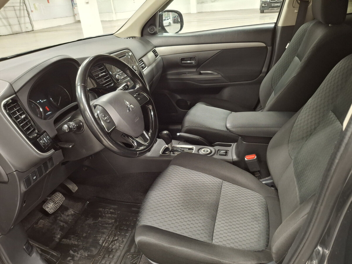 Mitsubishi Outlander III Рестайлинг 2, 2015 Фото №15