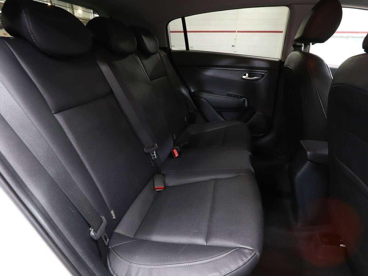 Kia Rio X-Line, 2018 Фото №11