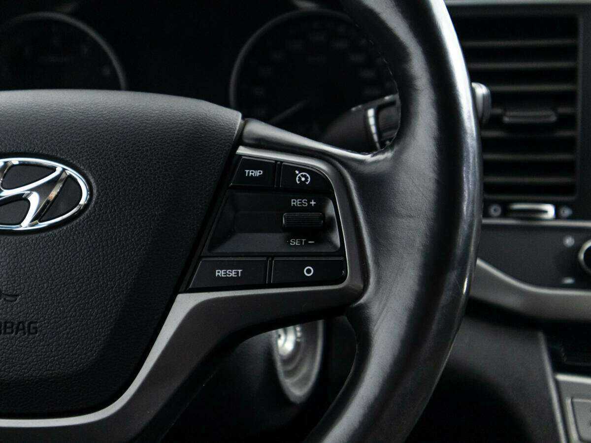 Hyundai Elantra, 2018 Фото №18