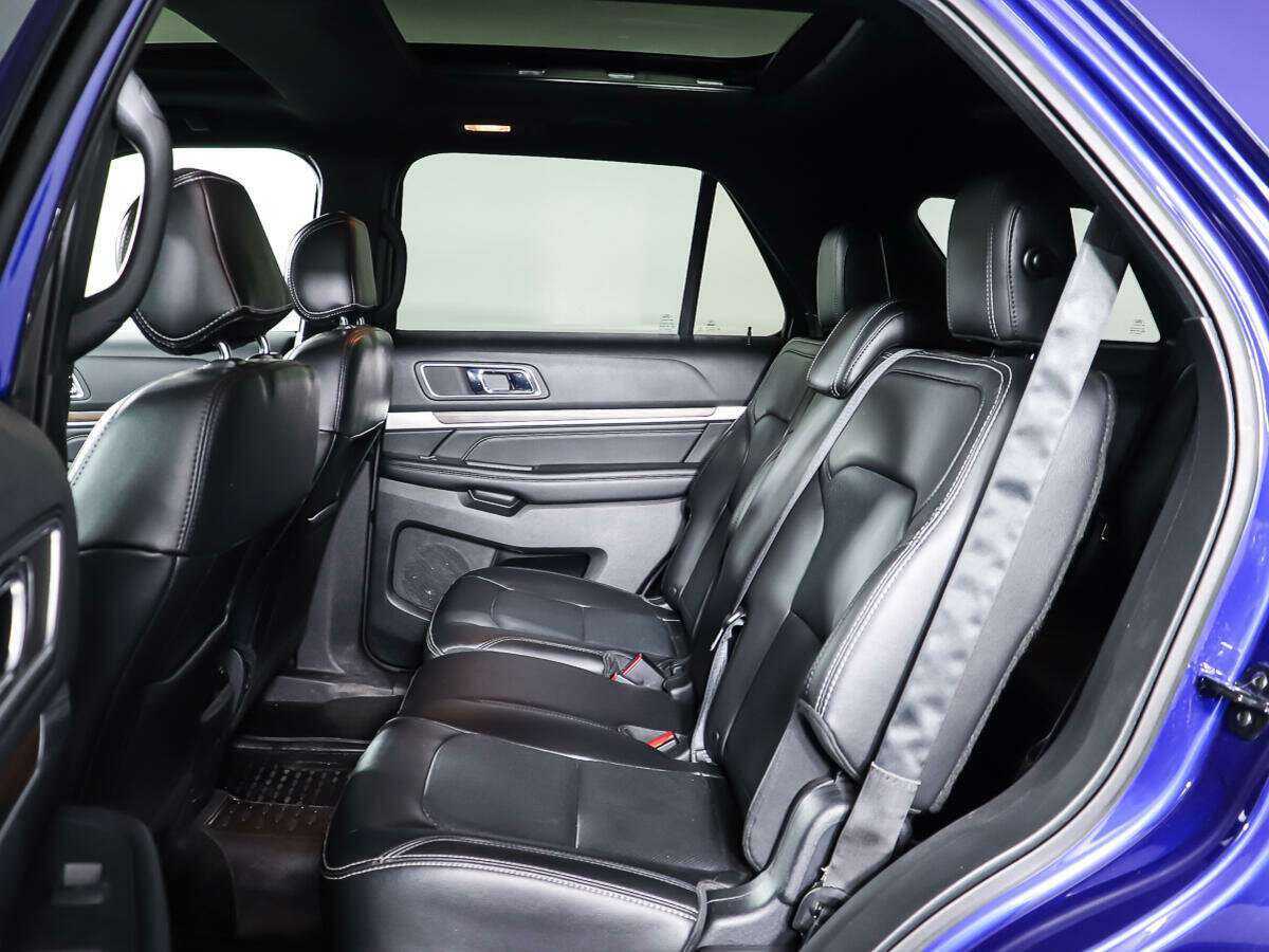 Ford Explorer, 2017 Фото №11