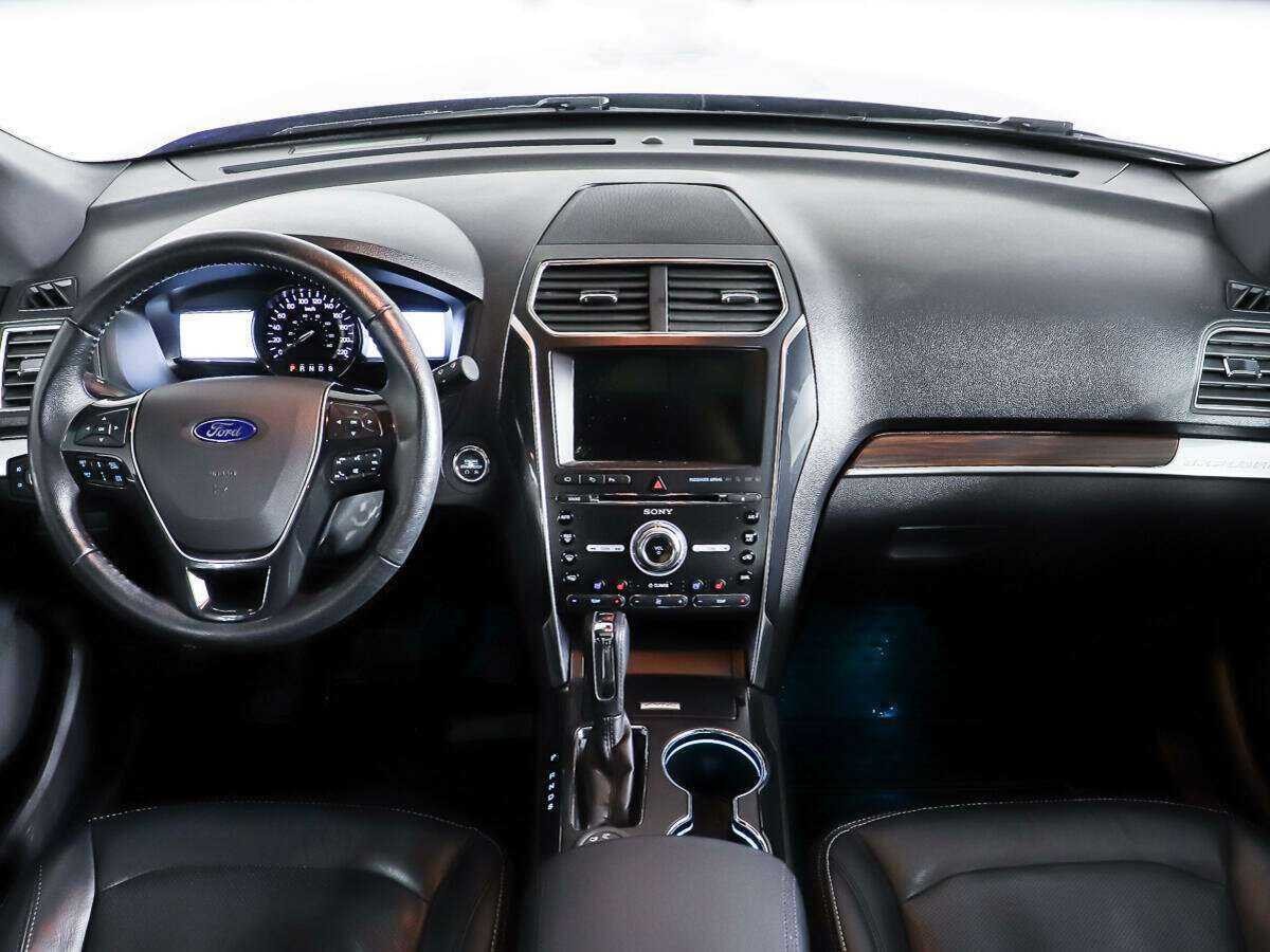 Ford Explorer, 2017 Фото №13