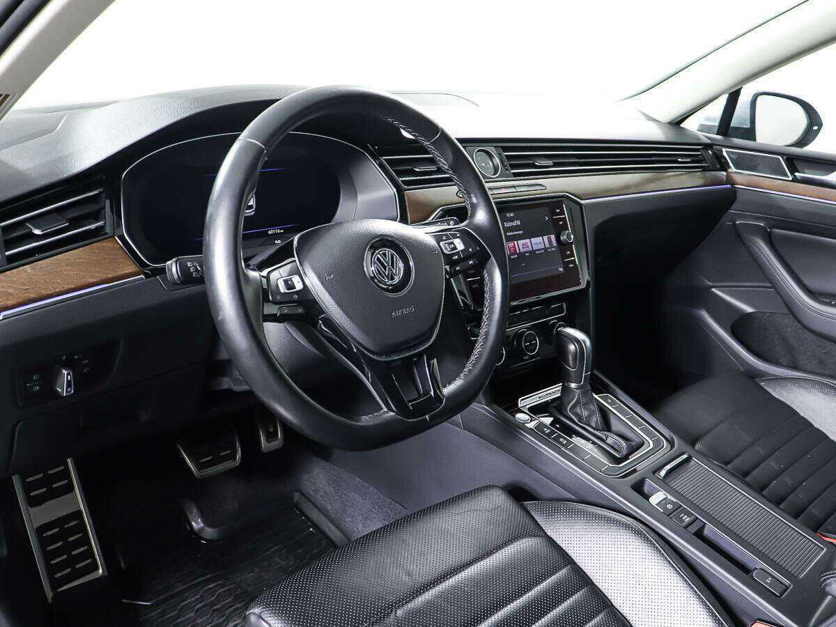 Volkswagen Passat Alltrack, 2018 Фото №13