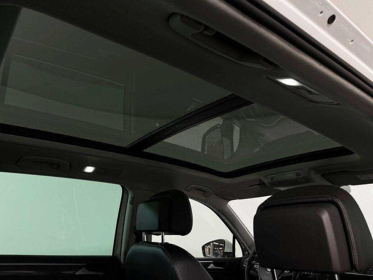 Volkswagen Tiguan, 2018 Фото №13