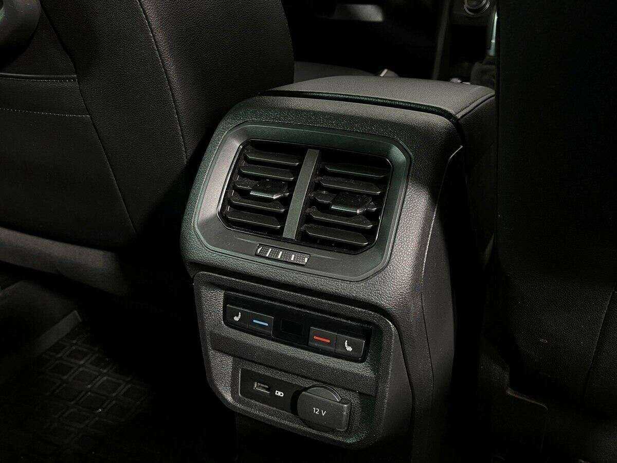 Volkswagen Tiguan, 2018 Фото №14