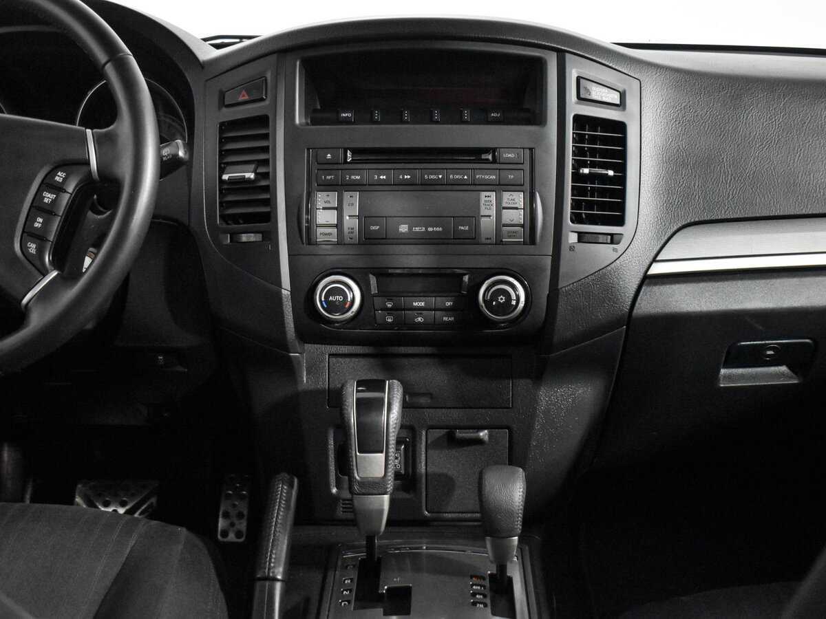 Mitsubishi Pajero, 2013 Фото №12