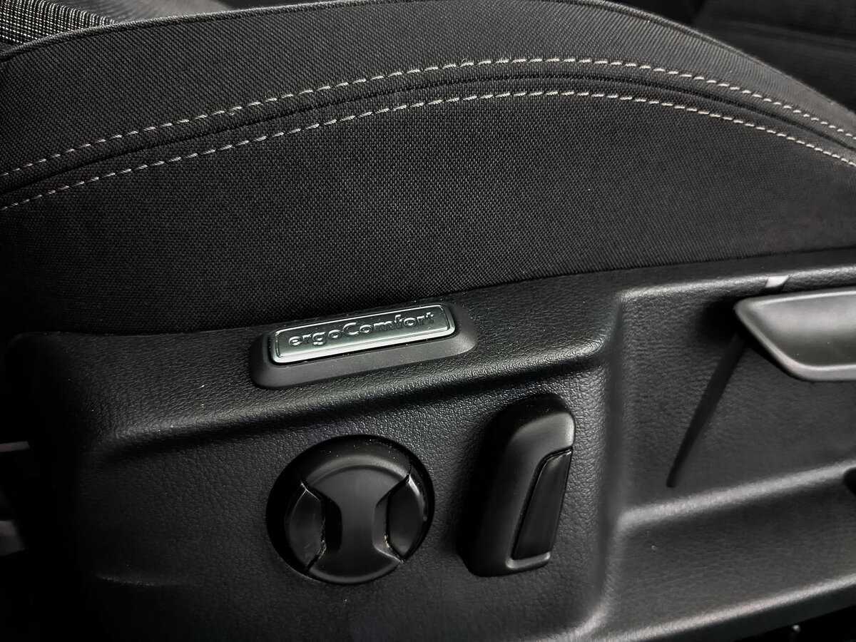 Volkswagen Passat, 2019 Фото №26