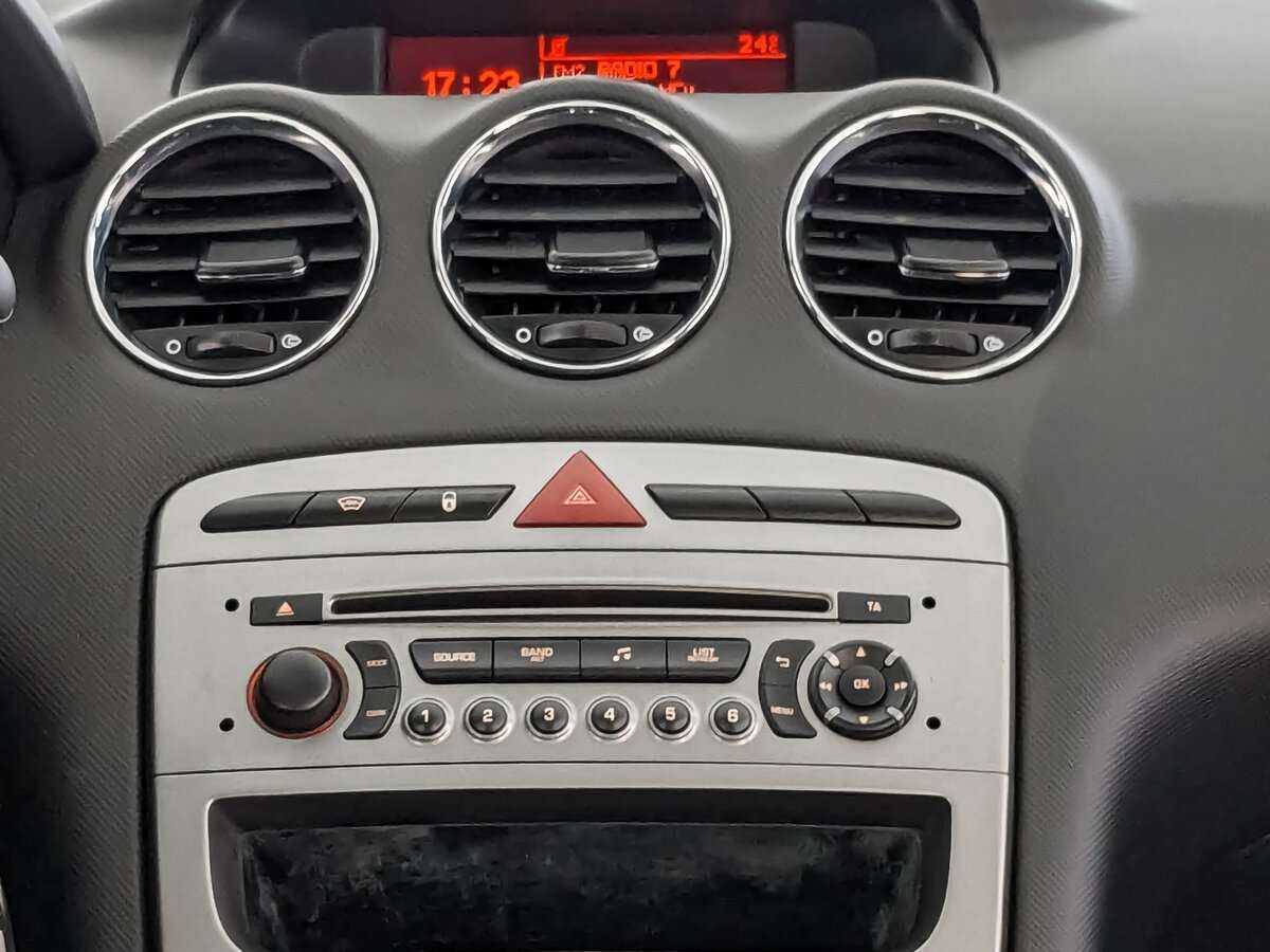 Peugeot 408, 2013 Фото №17