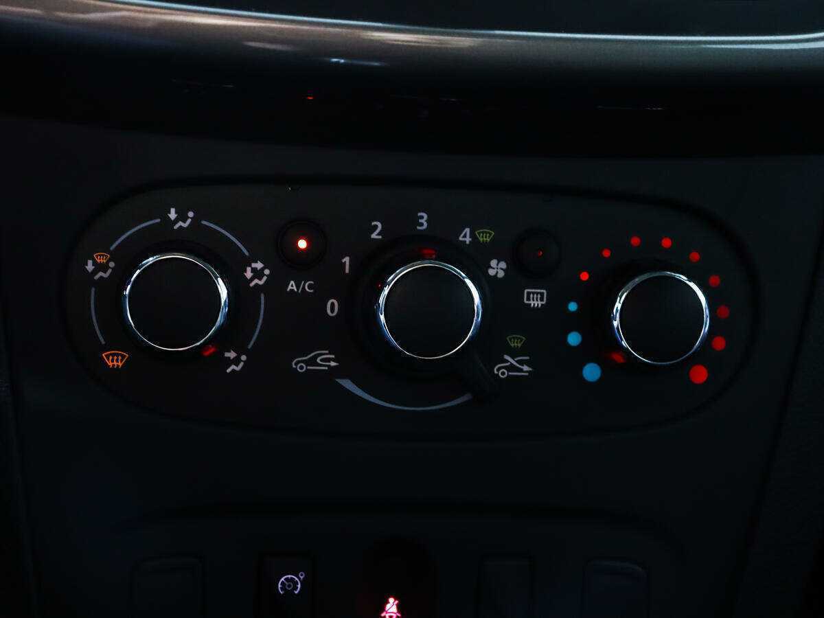 Renault Logan, 2017 Фото №15