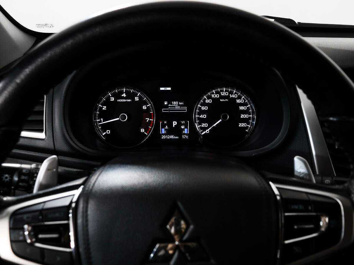 Mitsubishi Pajero Sport, 2016 Фото №18