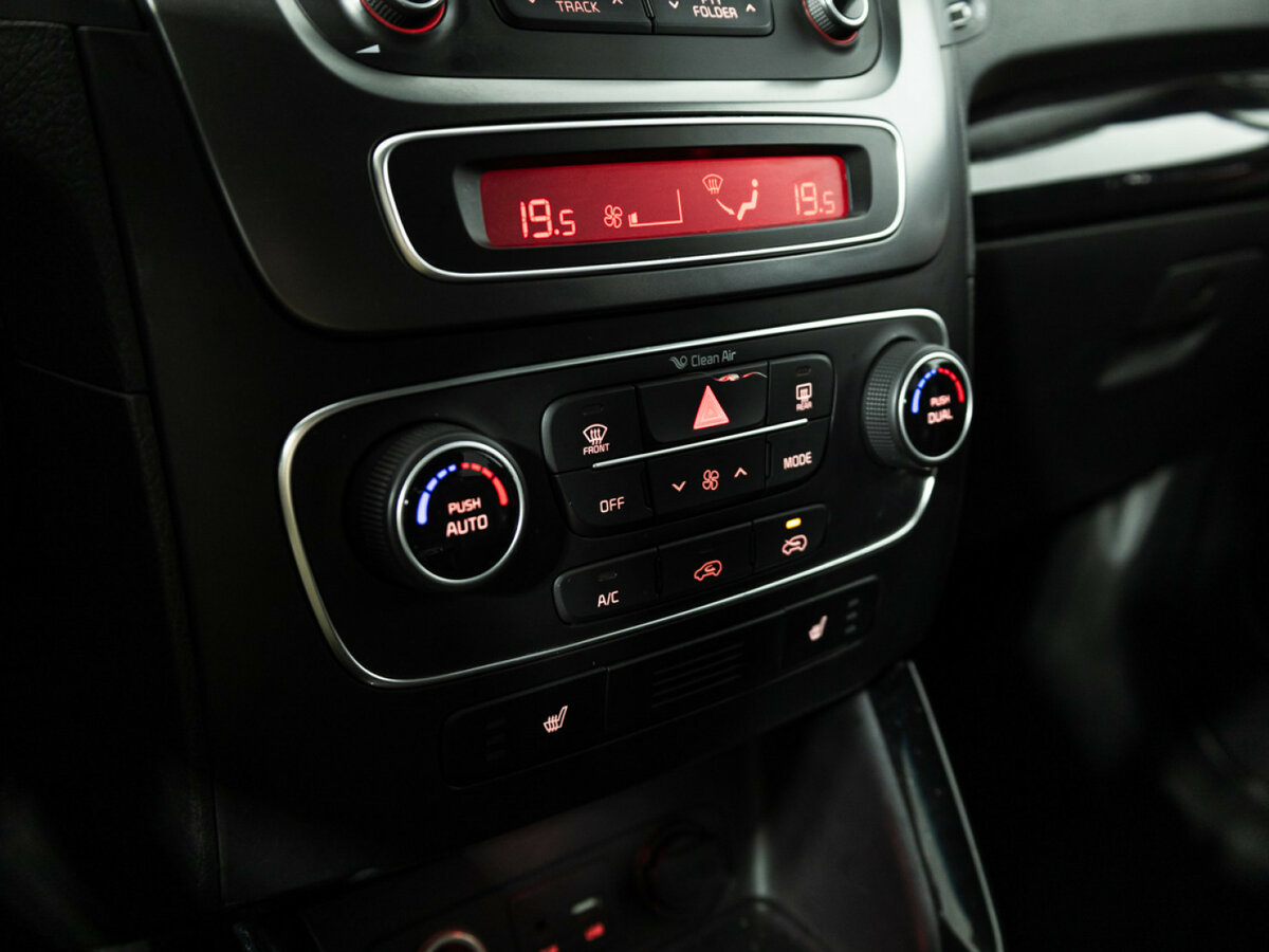 Kia Sorento II Рестайлинг, 2019 Фото №16