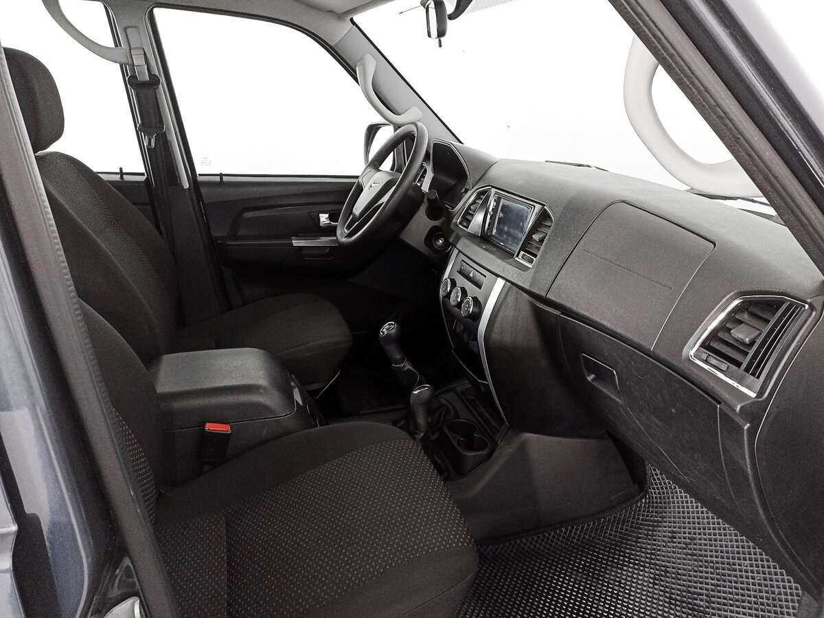 УАЗ Patriot, 2019 Фото №8