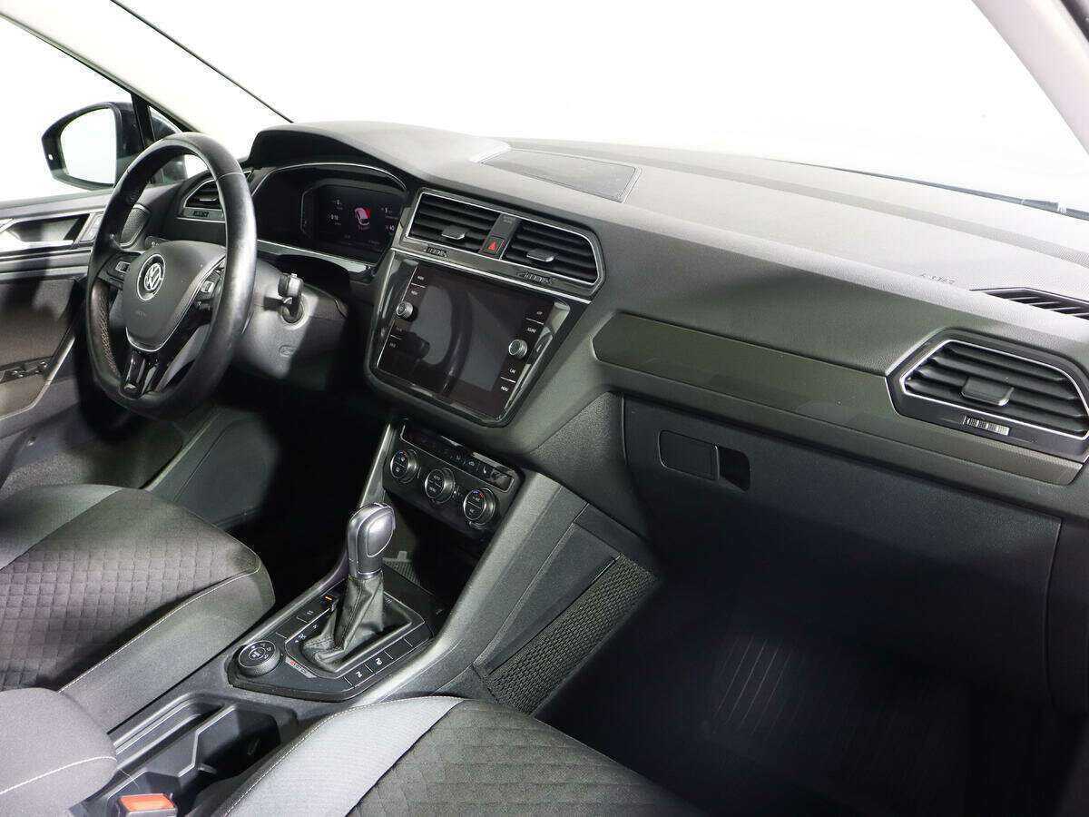 Volkswagen Tiguan, 2018 Фото №7