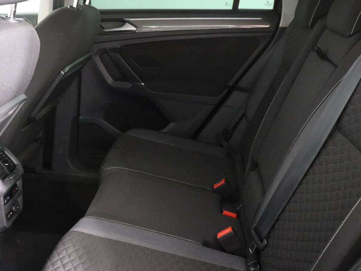 Volkswagen Tiguan, 2018 Фото №9