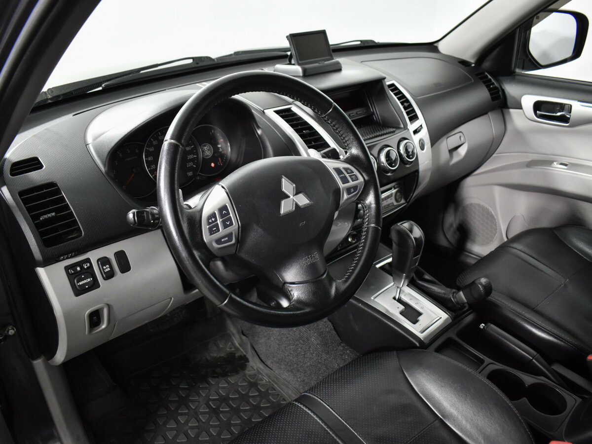 Mitsubishi Pajero Sport II, 2012 Фото №7