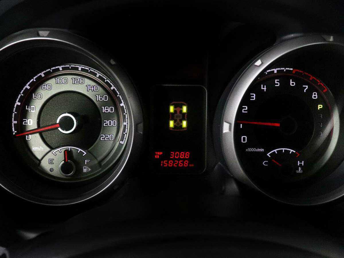 Mitsubishi Pajero, 2014 Фото №9