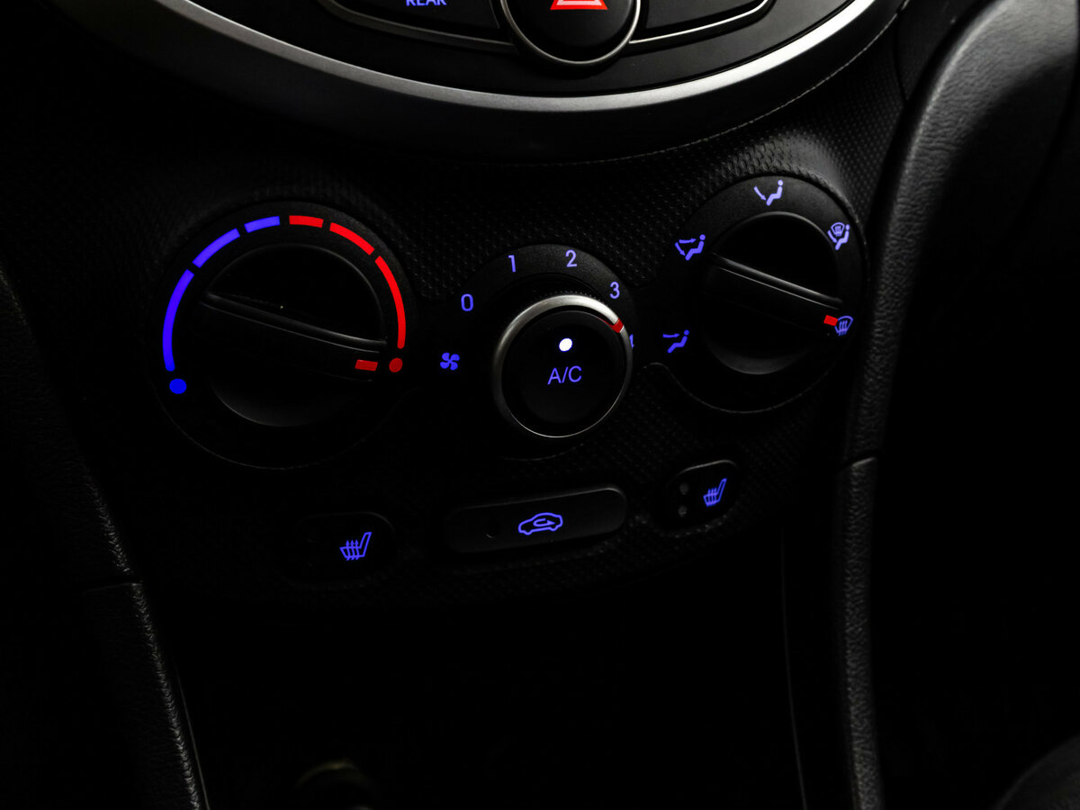 Hyundai Solaris I Рестайлинг, 2015 Фото №11