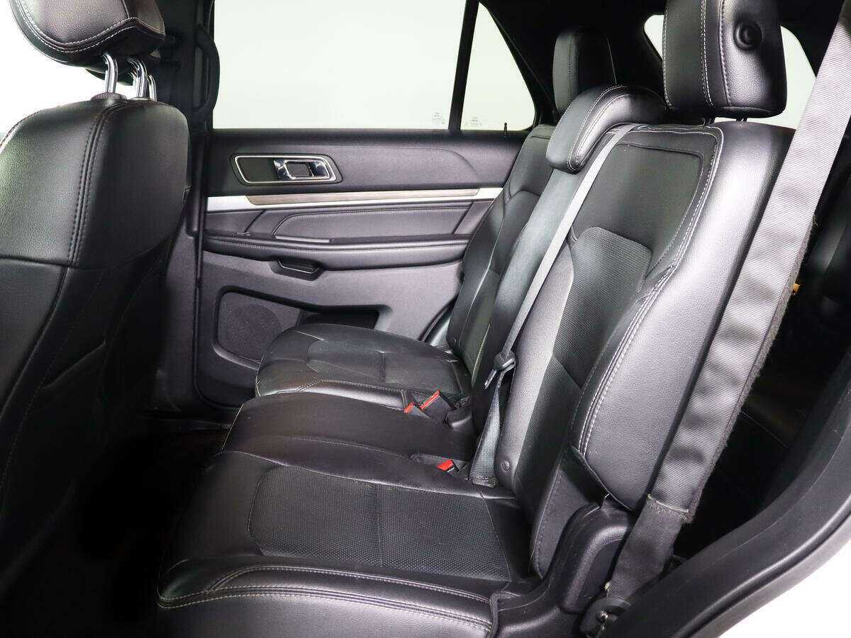 Ford Explorer, 2016 Фото №8