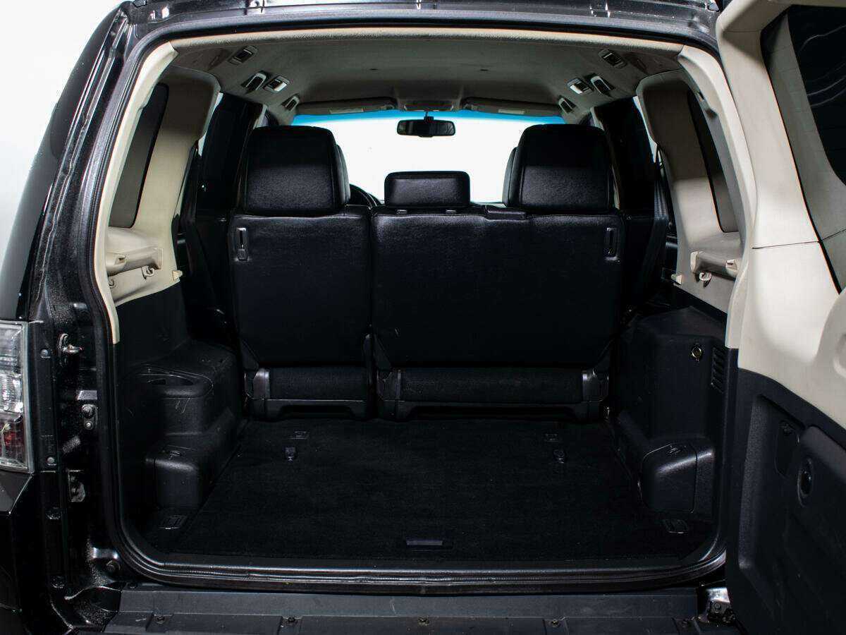 Mitsubishi Pajero, 2015 Фото №12