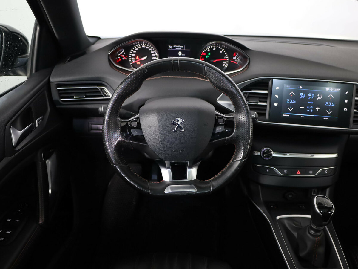 Peugeot 308 II Рестайлинг, 2019 Фото №8