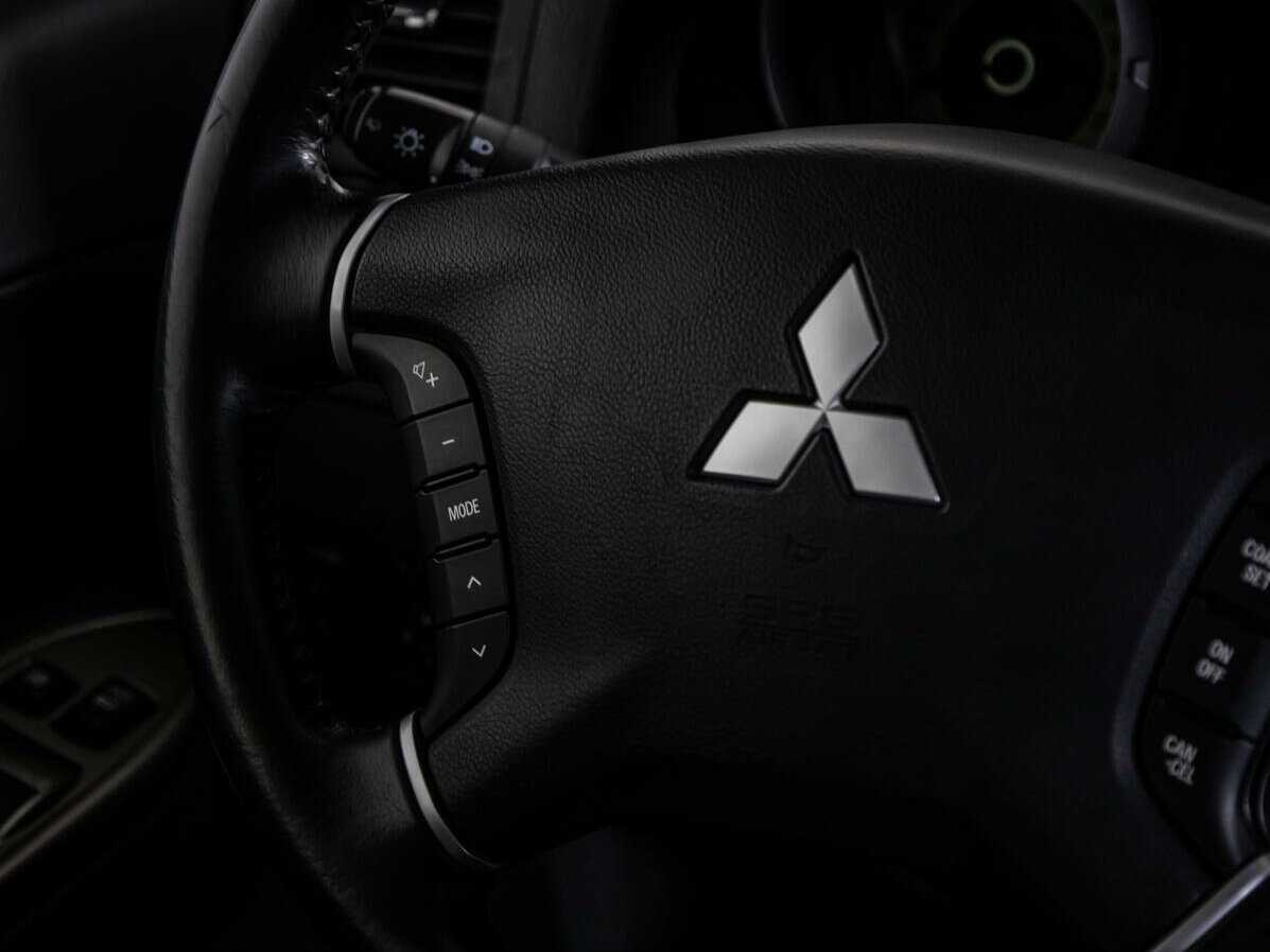 Mitsubishi Pajero, 2018 Фото №13