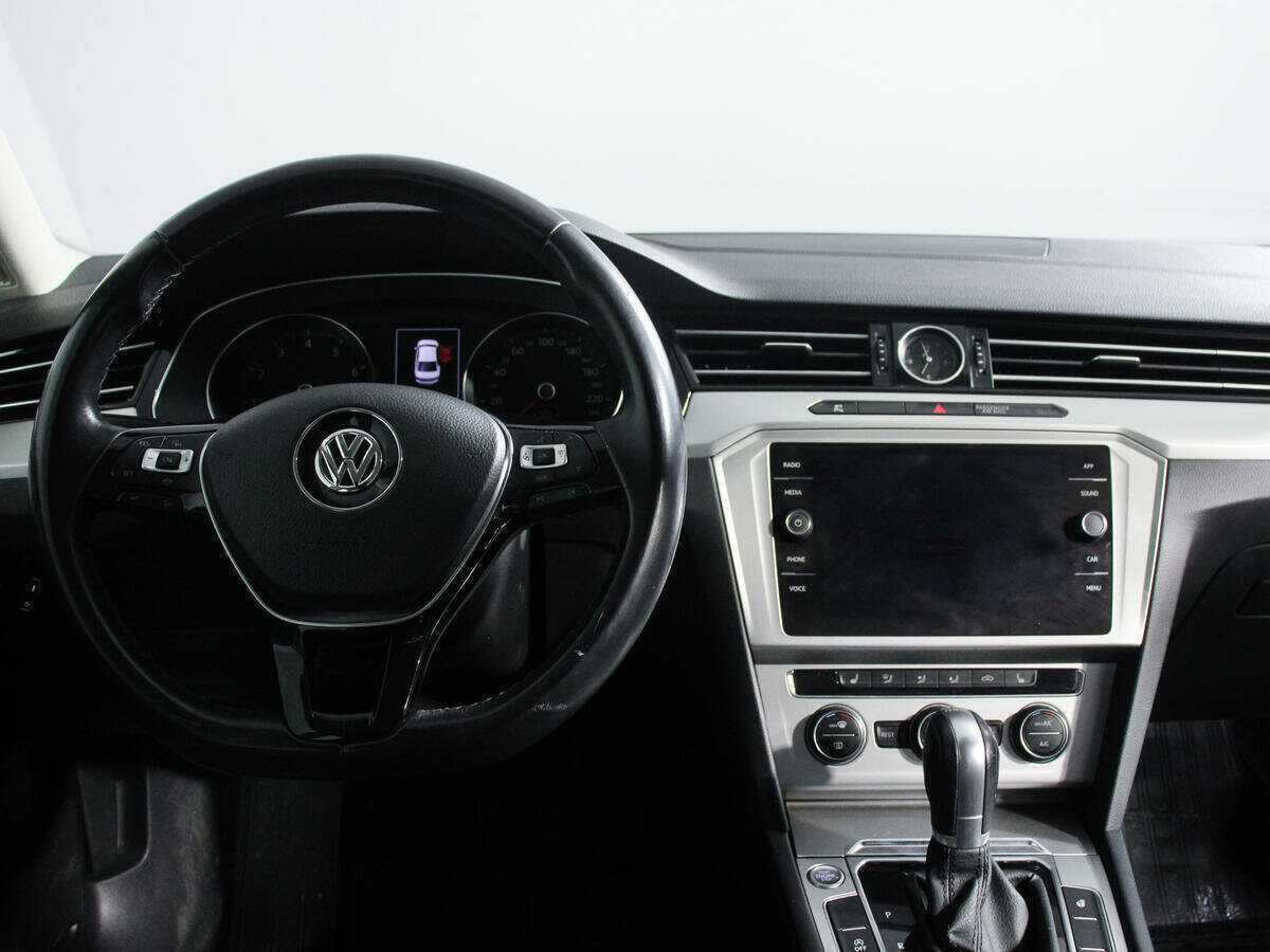 Volkswagen Passat, 2018 Фото №12