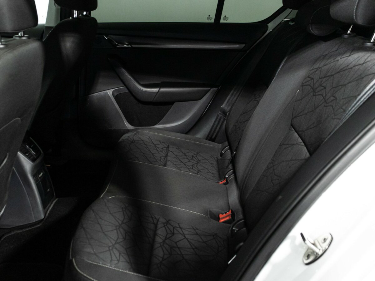 Skoda Octavia III (A7) Рестайлинг, 2019 Фото №10