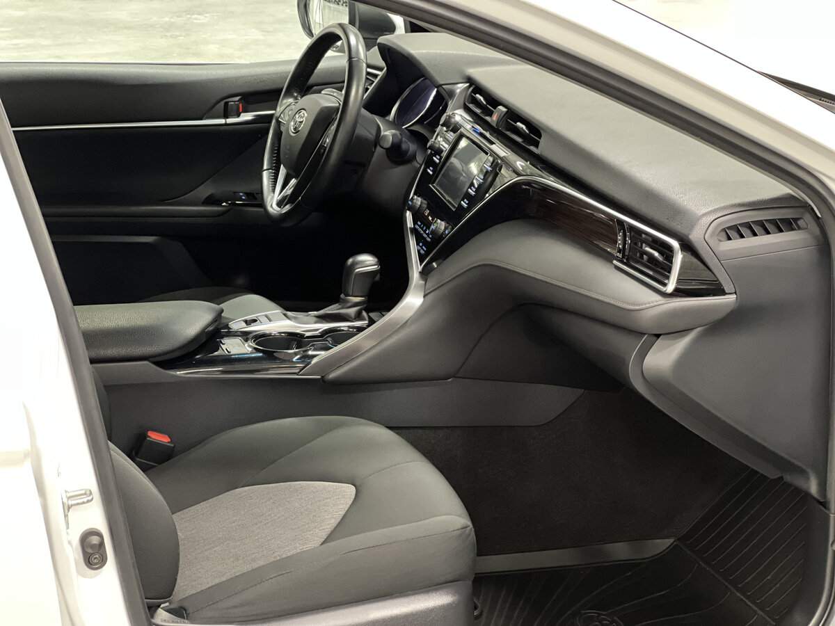 Toyota Camry, 2021 Фото №11