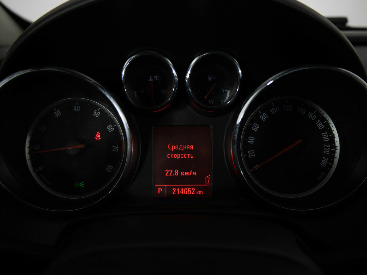 Opel Astra GTC J Рестайлинг, 2012 Фото №7