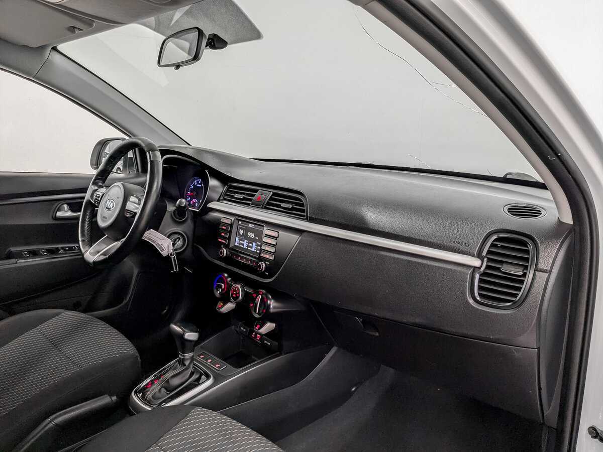Kia Rio X-Line, 2020 Фото №11
