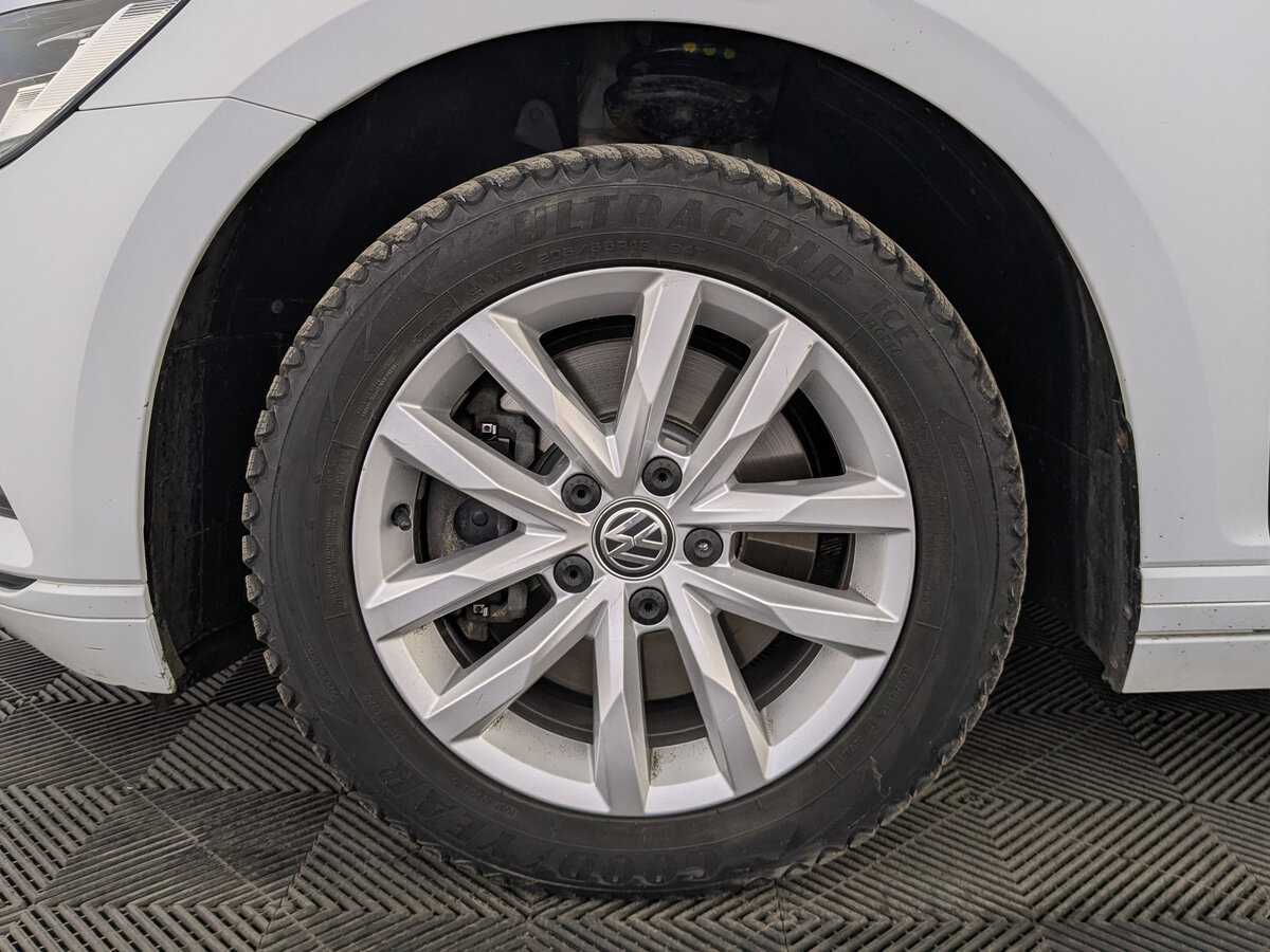 Volkswagen Passat, 2019 Фото №12